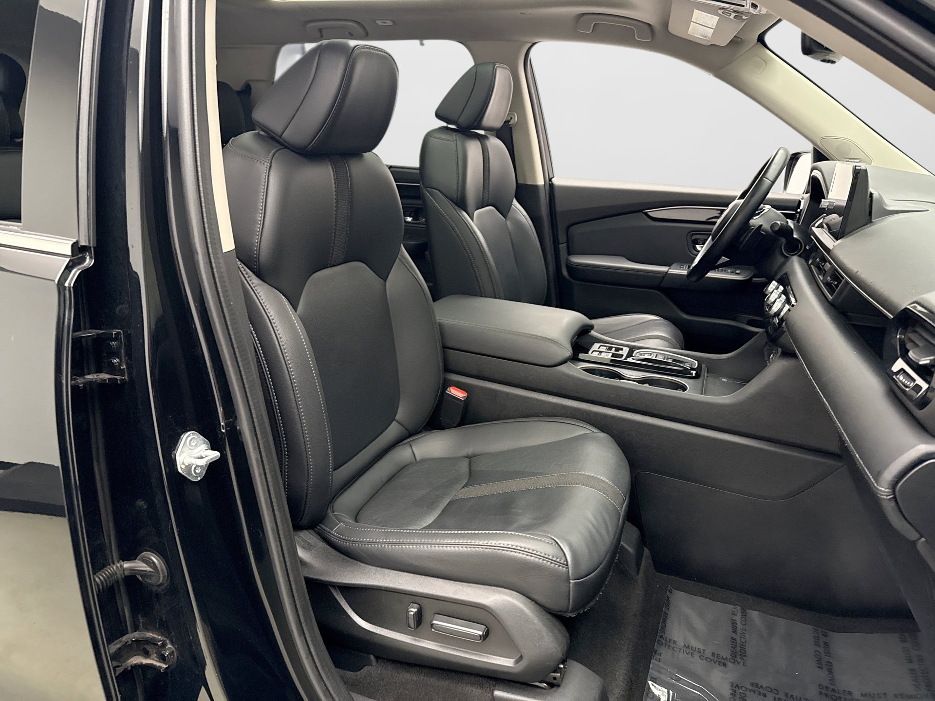 Used 2023 Honda Pilot Touring image 17