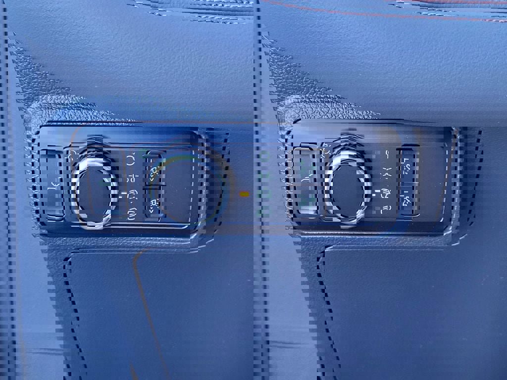 New 2026 Ford Explorer Active image 47