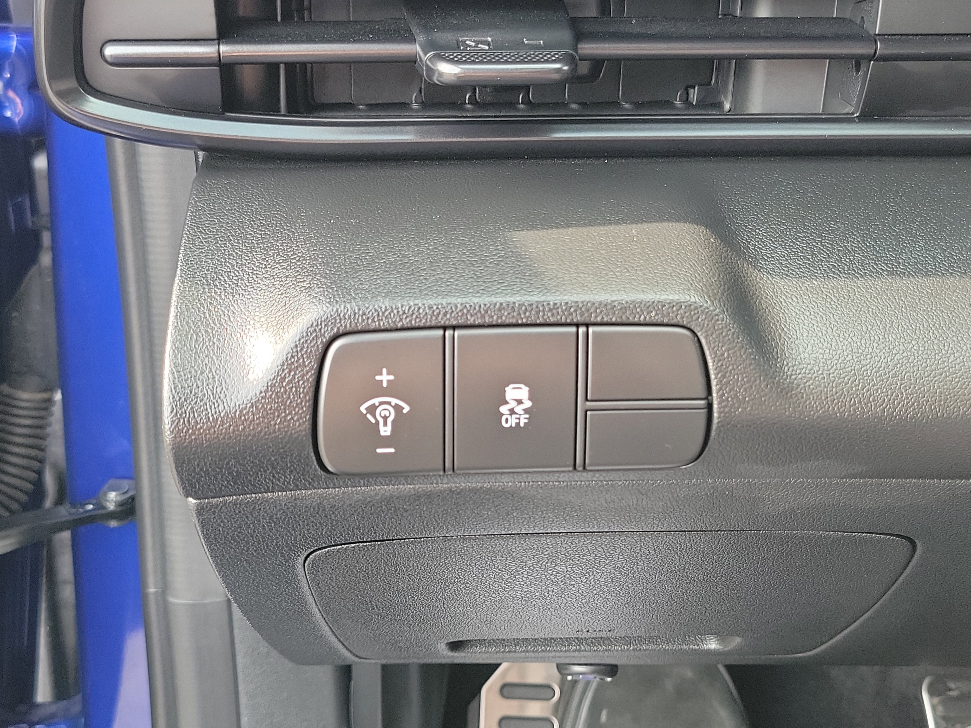 Certified 2025 Hyundai Elantra Sport image 16