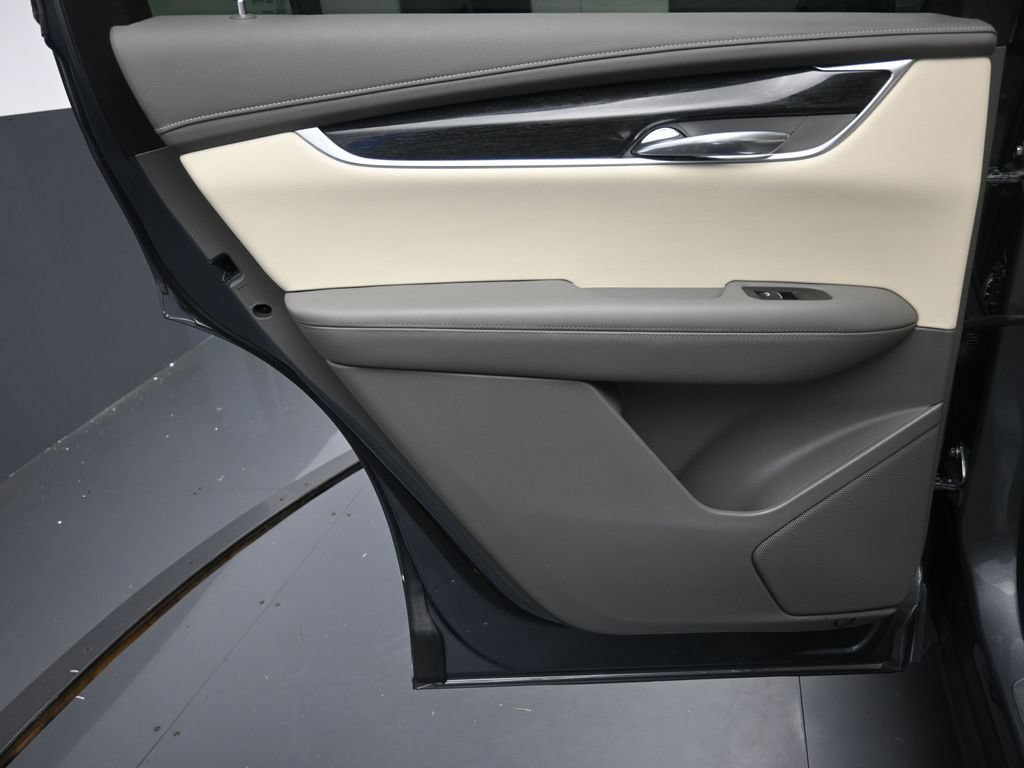 Used 2021 Cadillac XT6 Premium Luxury FWD image 23