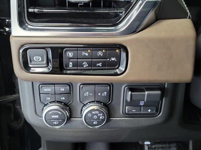 Used 2025 GMC Yukon Denali Ultimate w/ LPO, Floor Liner Package AWD/4WD image 17