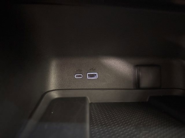 Used 2025 Chevrolet Traverse RS w/ LPO, Floor Liner Package AWD/4WD image 32