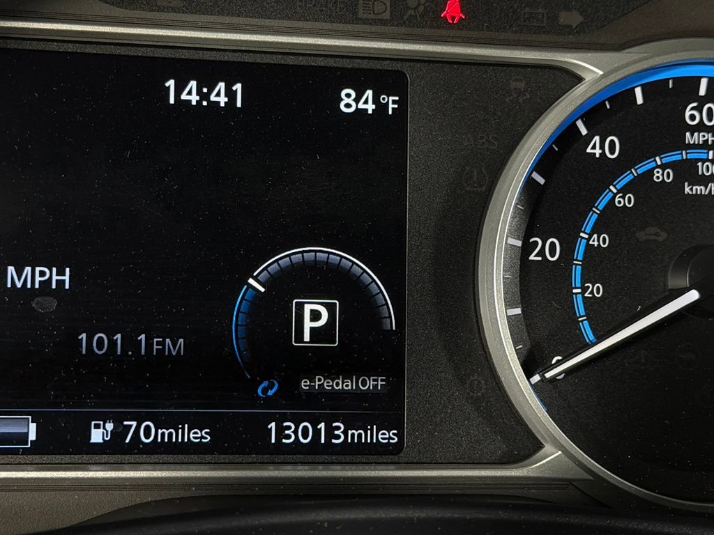 Used 2025 Nissan Leaf S FWD image 17
