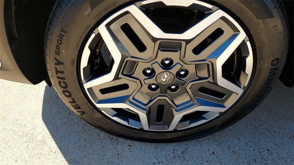 Used 2021 Hyundai Santa Fe Limited image 9