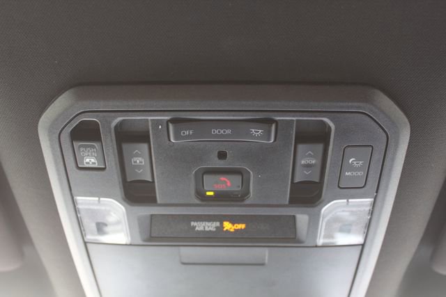 Used 2024 Toyota Tundra Platinum AWD/4WD image 36