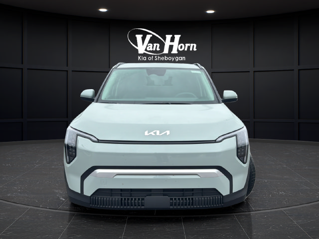 New 2027 Kia EV3 Wind FWD image 2