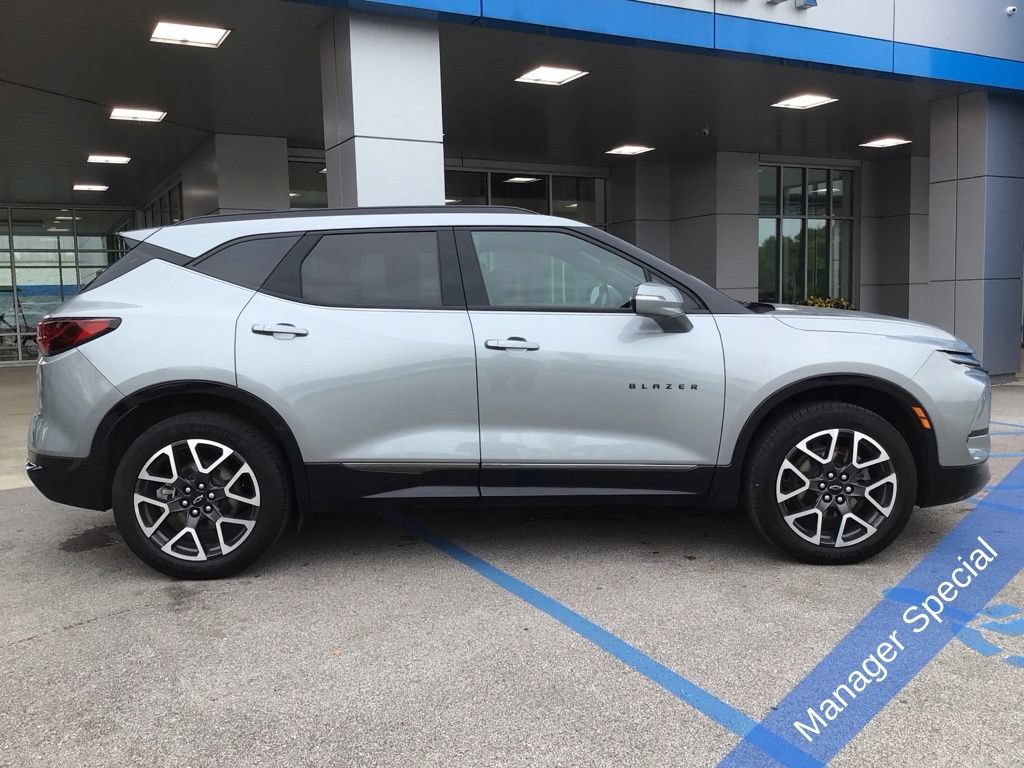 Used 2024 Chevrolet Blazer RS w/ LPO, Floor Liner Package FWD image 5