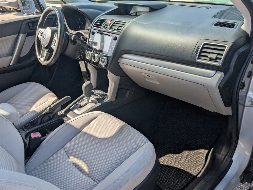 Used 2017 Subaru Forester 2.5i Premium image 18