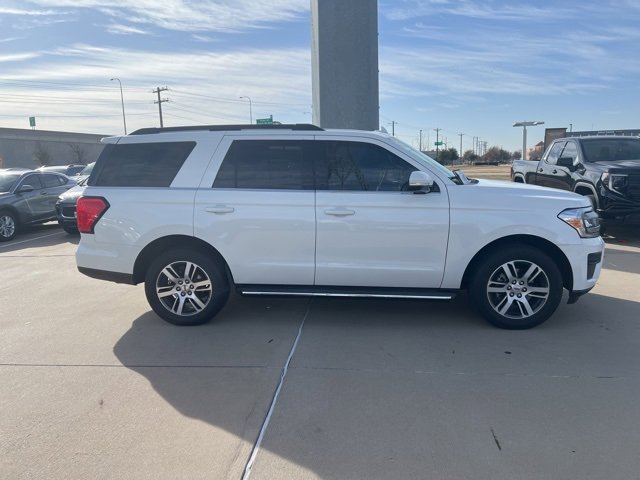 Used 2023 Ford Expedition XLT image 4