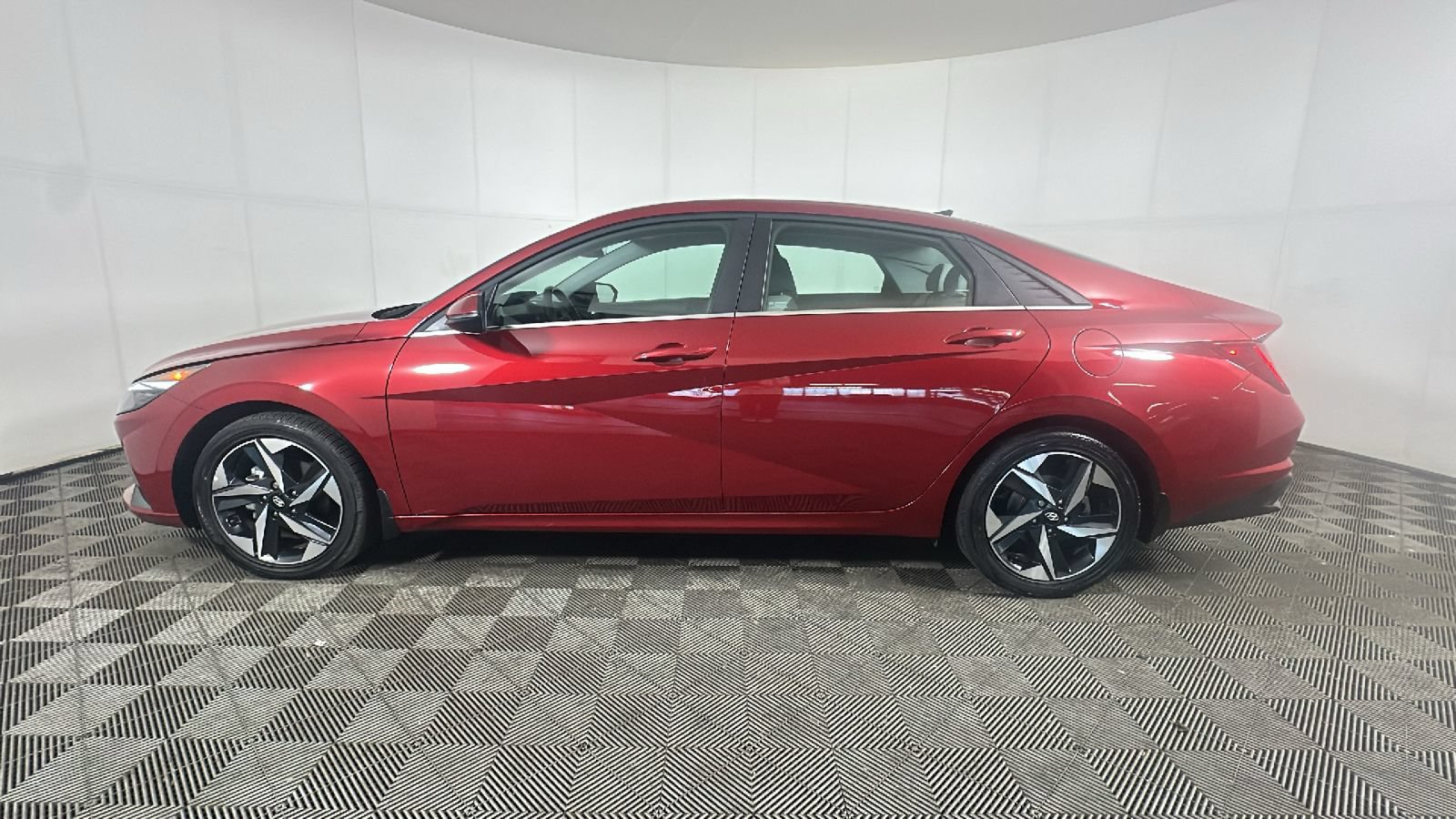 Certified 2023 Hyundai Elantra Limited FWD image 7