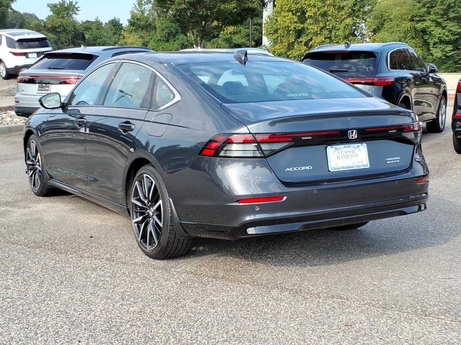 Used 2023 Honda Accord Touring image 10