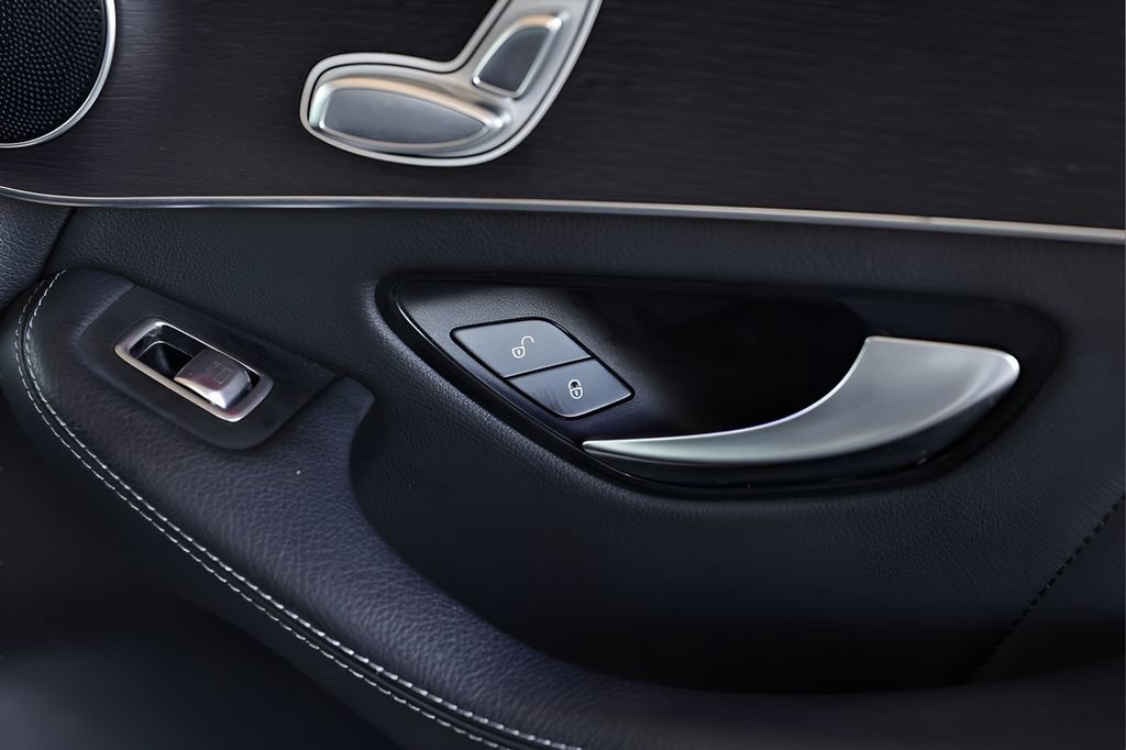 Used 2022 Mercedes-Benz GLC 300 4MATIC Coupe image 64