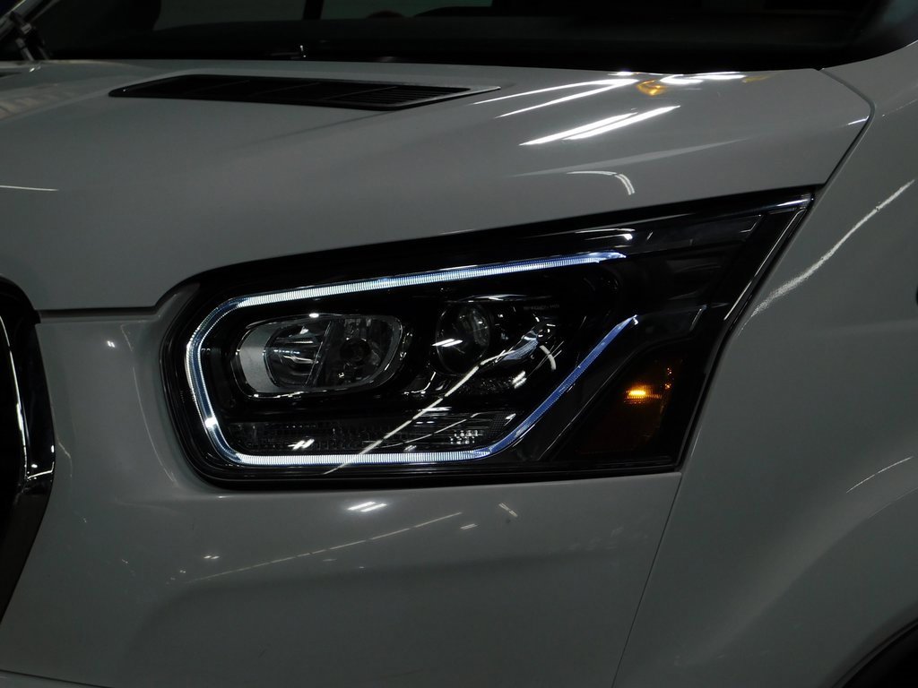 Used 2023 Ford Transit 350 XLT image 18