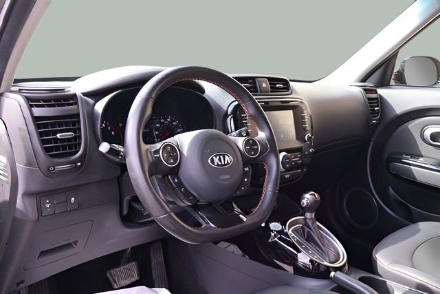 Used 2018 Kia Soul ! FWD image 11