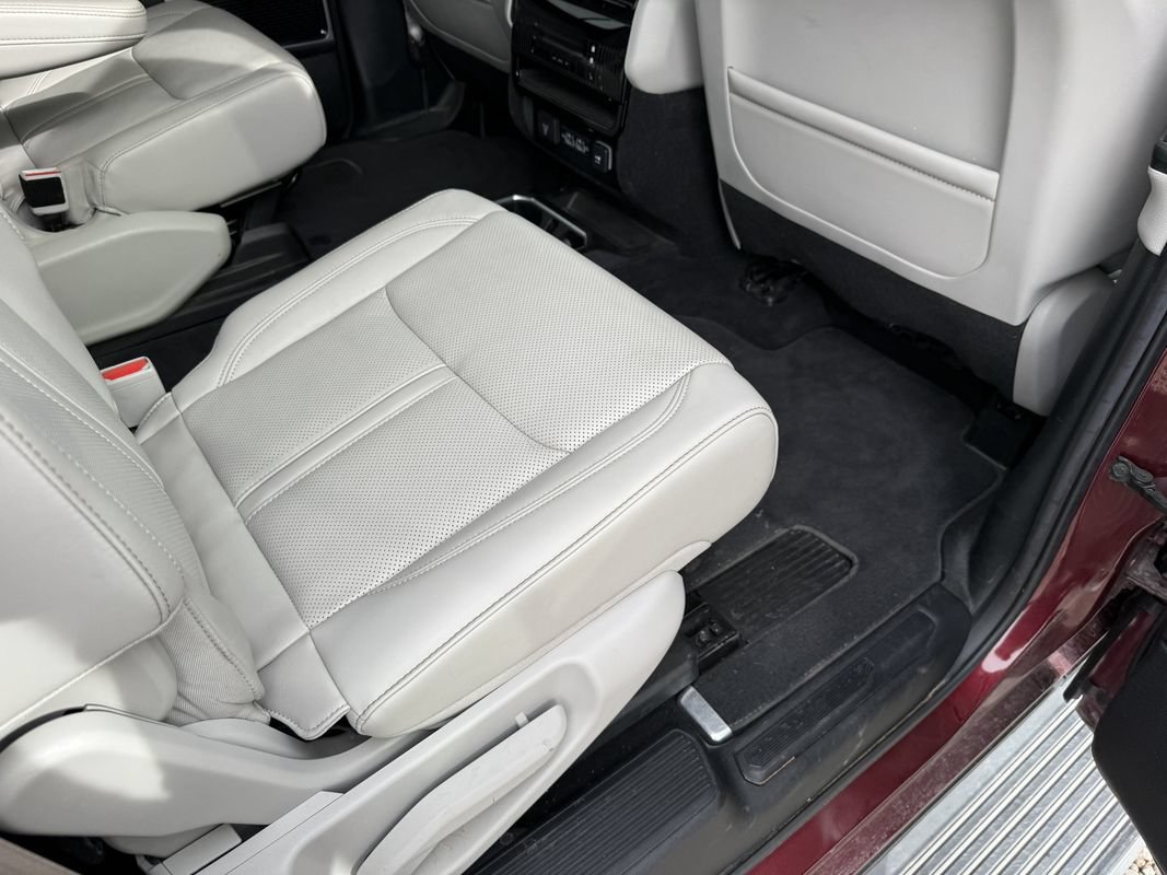 Used 2022 Jeep Wagoneer Series III w/ Premium Group I AWD/4WD image 21