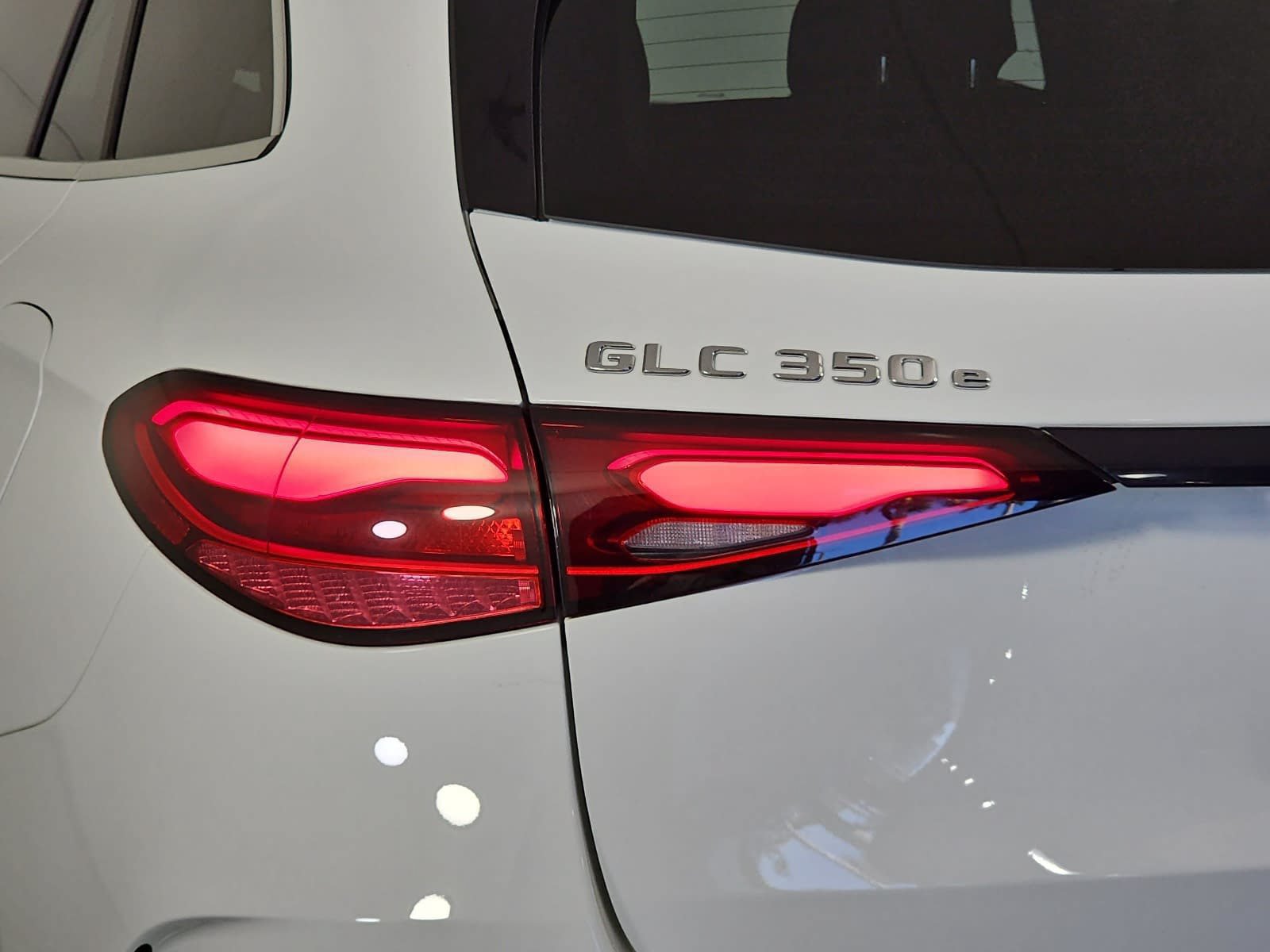 Used 2025 Mercedes-Benz GLC 350e 4MATIC w/ AMG Line image 31