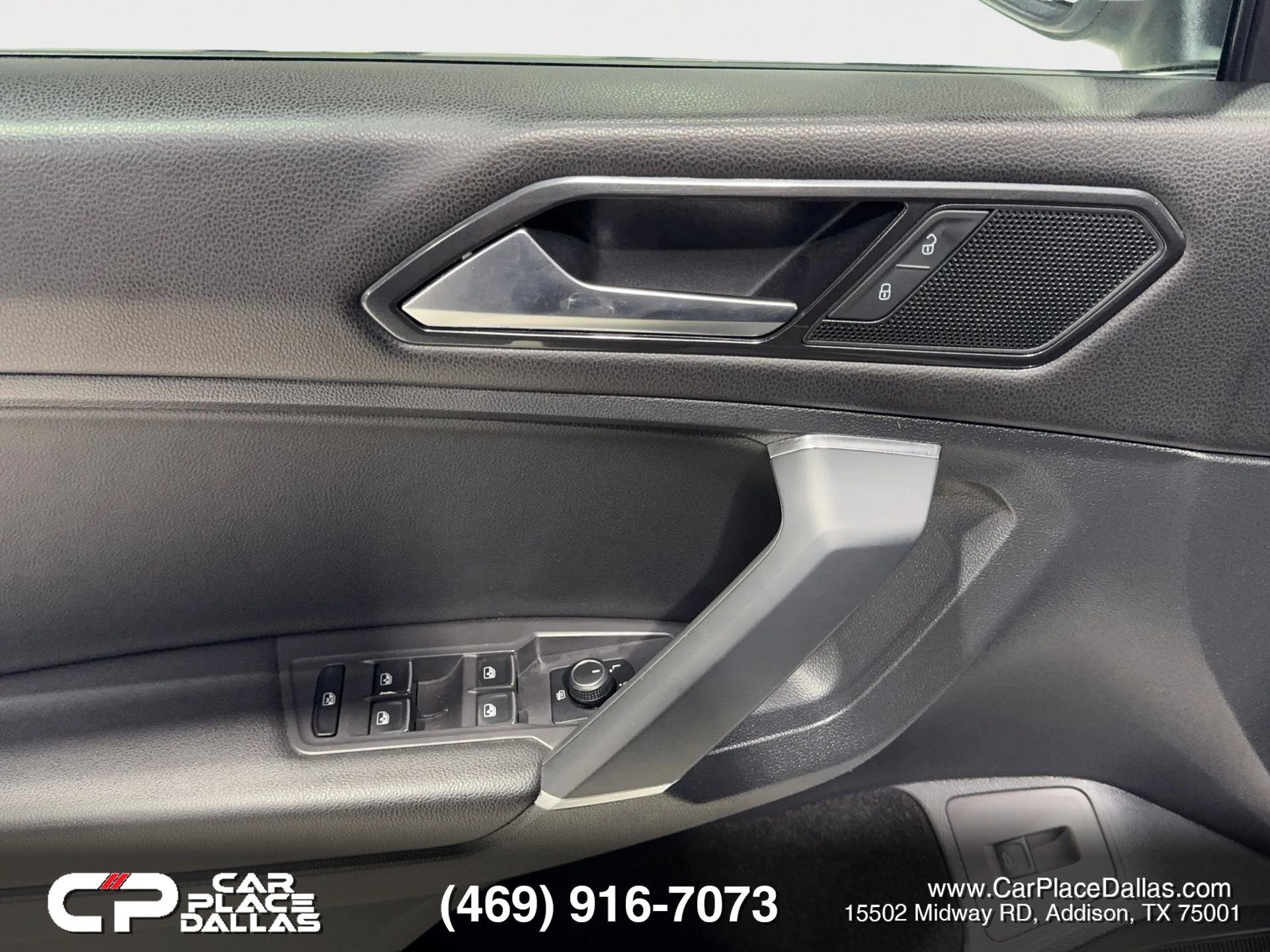 Used 2018 Volkswagen Tiguan SEL image 19