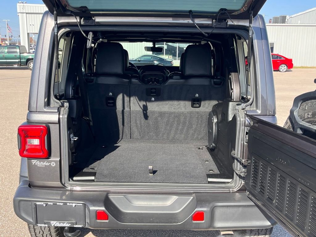 Used 2021 Jeep Wrangler Unlimited Sahara image 9