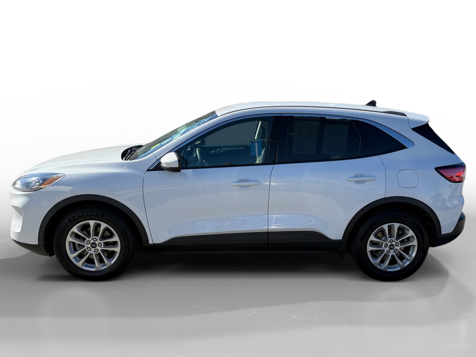 Used 2021 Ford Escape SE image 2