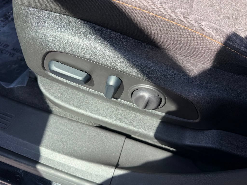 Certified 2024 Chevrolet Equinox LT FWD image 11