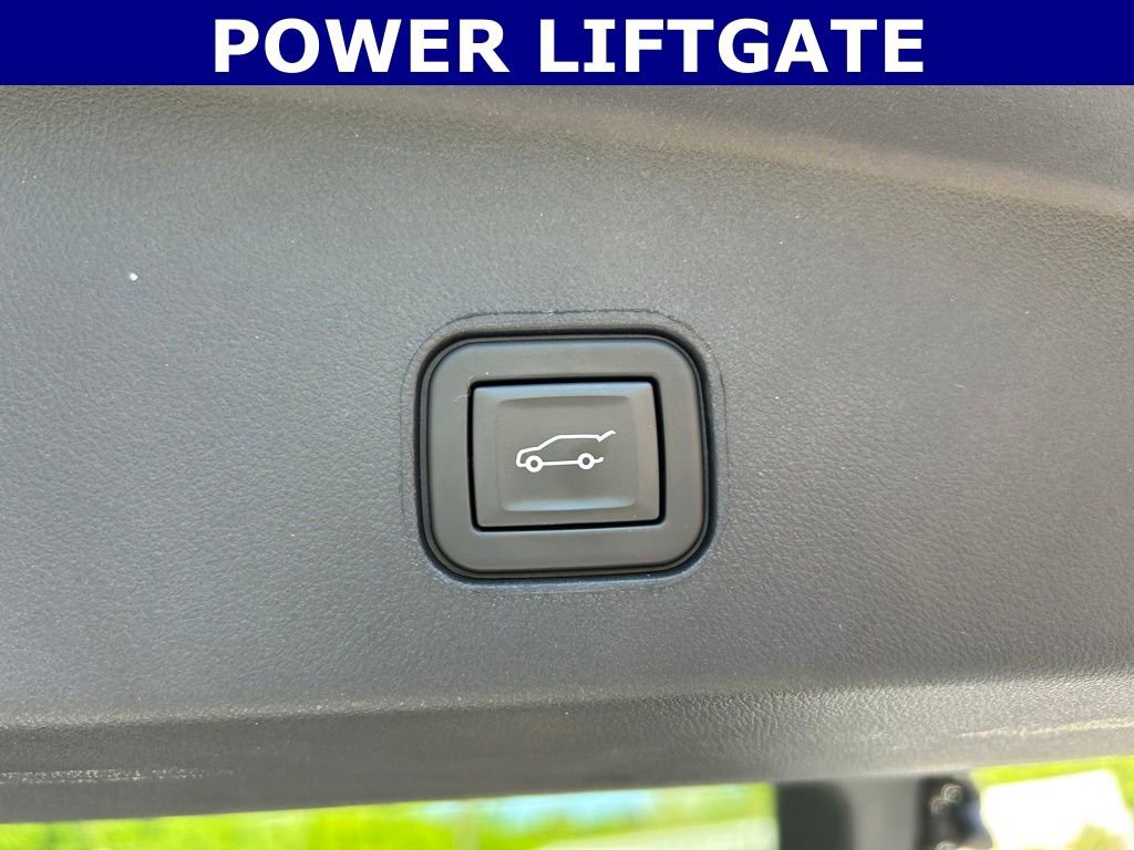 Used 2023 Cadillac Lyriq 2WD image 19