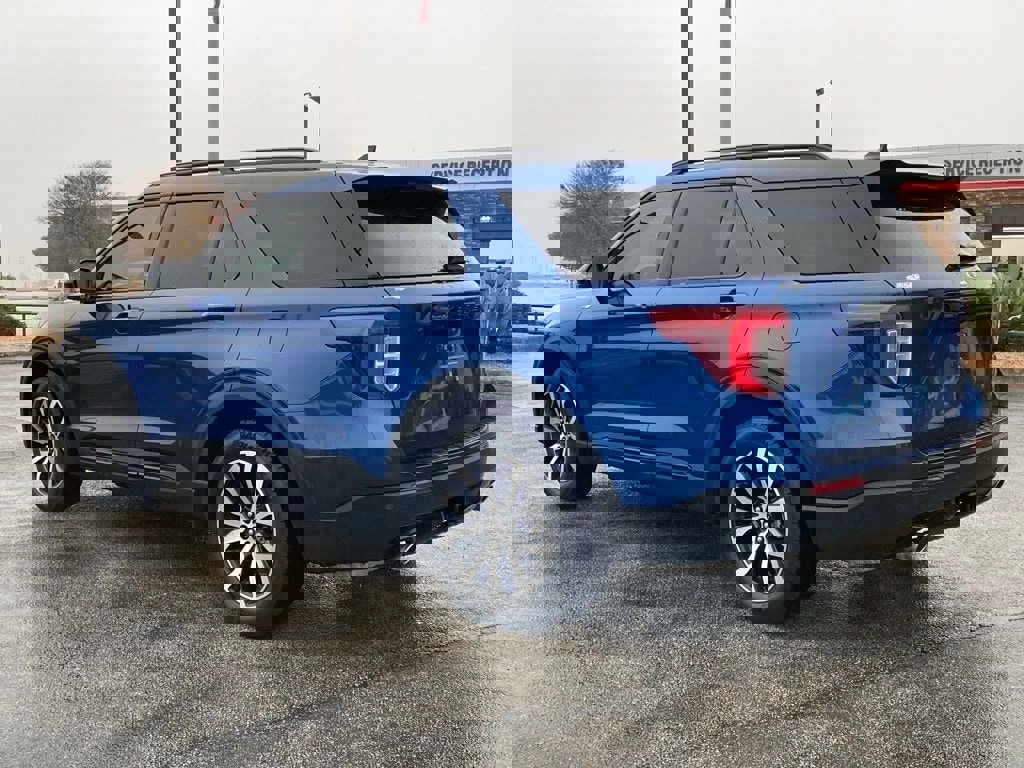 Used 2022 Ford Explorer ST-Line w/ Class IV Trailer Tow Package image 7