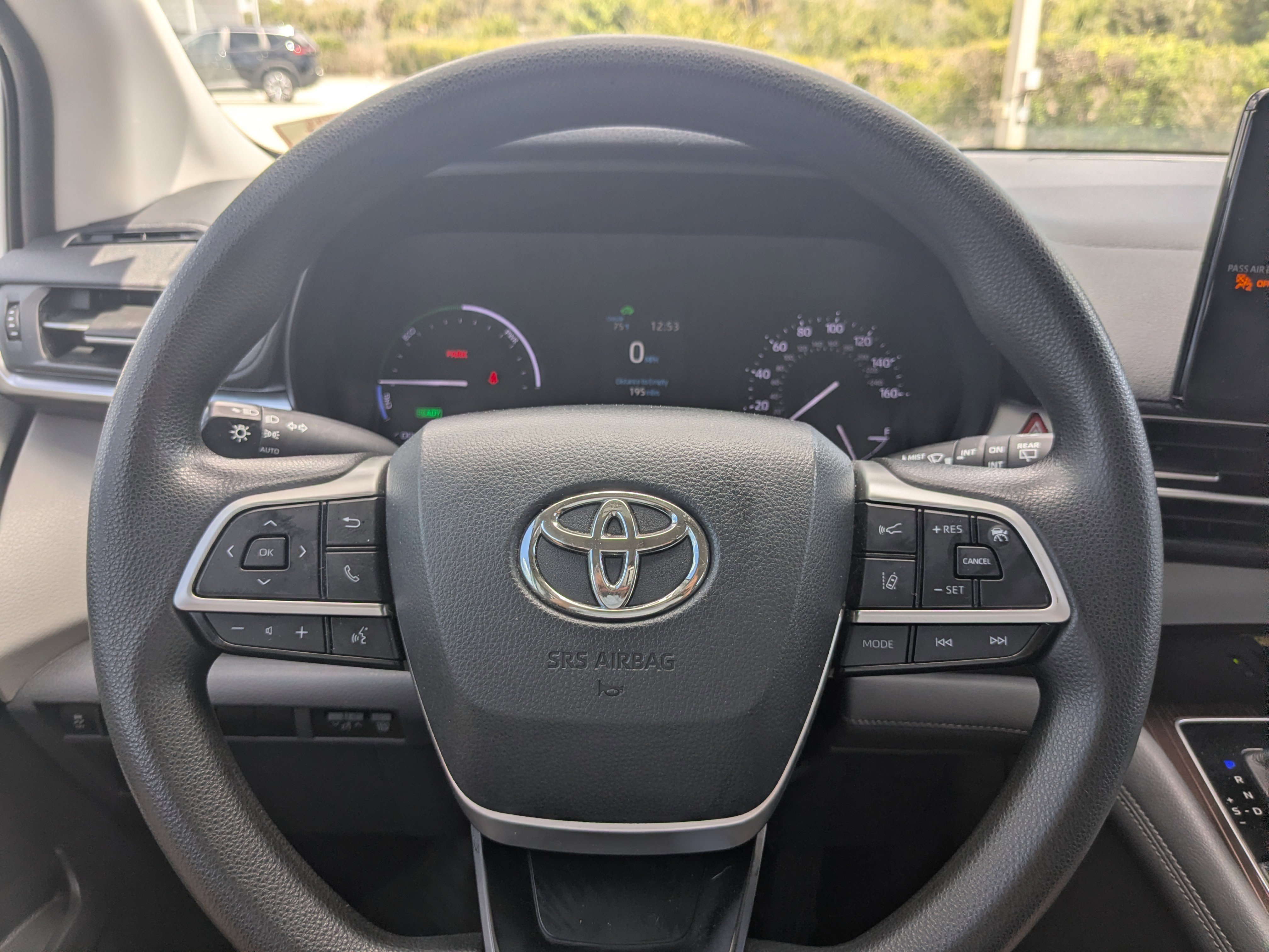 Used 2021 Toyota Sienna LE w/ LE Plus Package image 30