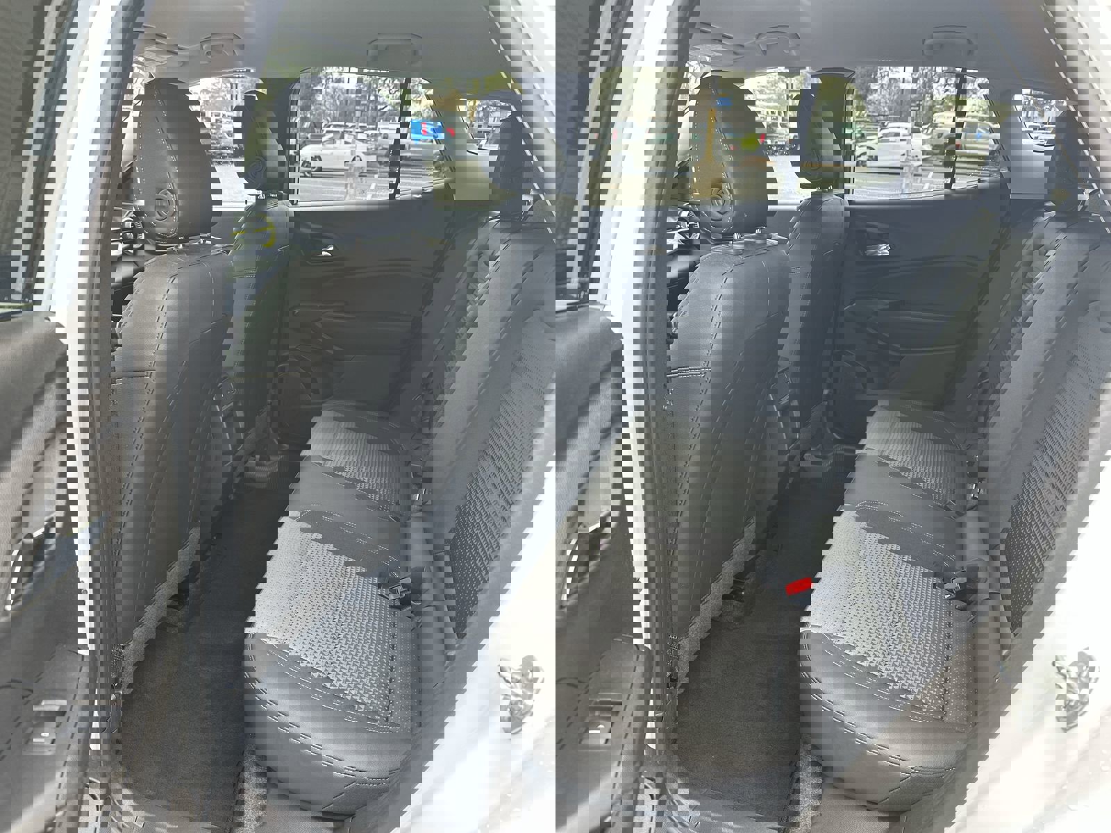 Used 2025 Chevrolet Trax LT w/ Driver Confidence Package image 31