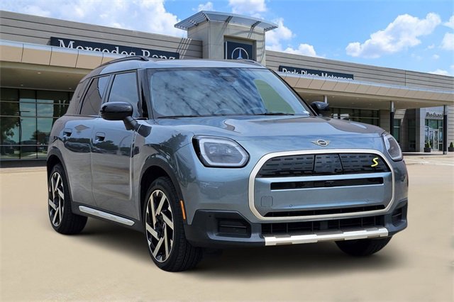 Used 2025 MINI Cooper Countryman SE image 2