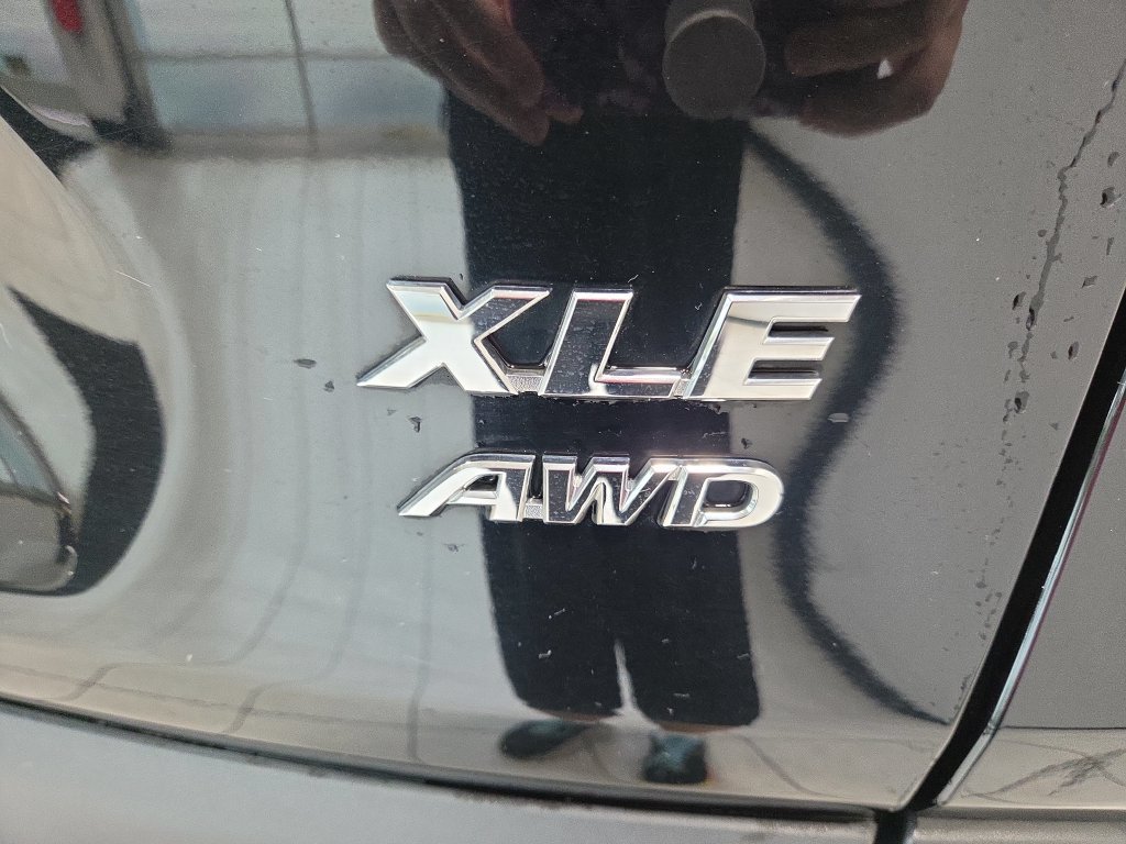 Used 2024 Toyota RAV4 XLE AWD/4WD image 12