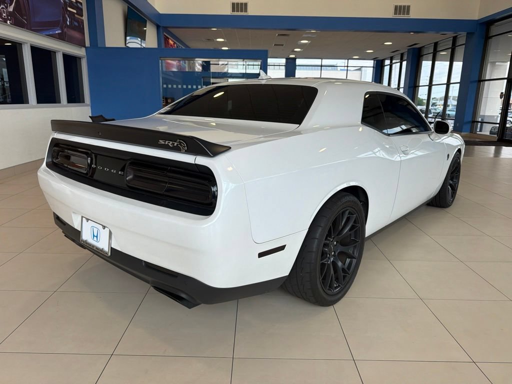 Used 2015 Dodge Challenger SRT Hellcat RWD image 5
