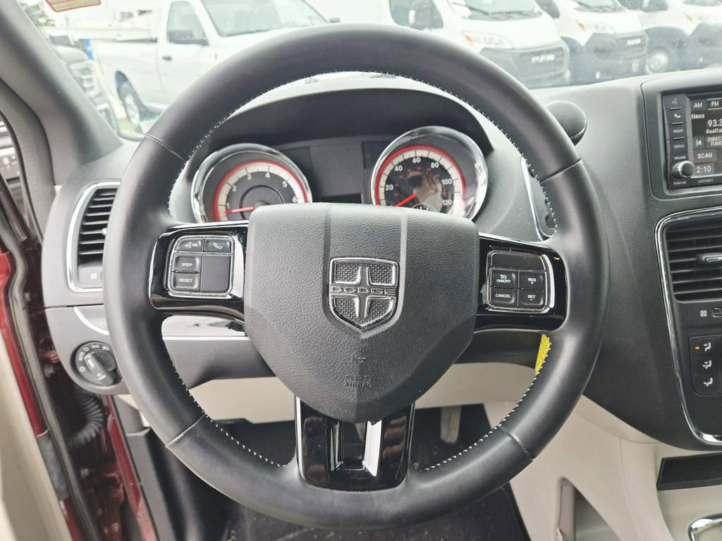 Used 2018 Dodge Grand Caravan SXT FWD image 19