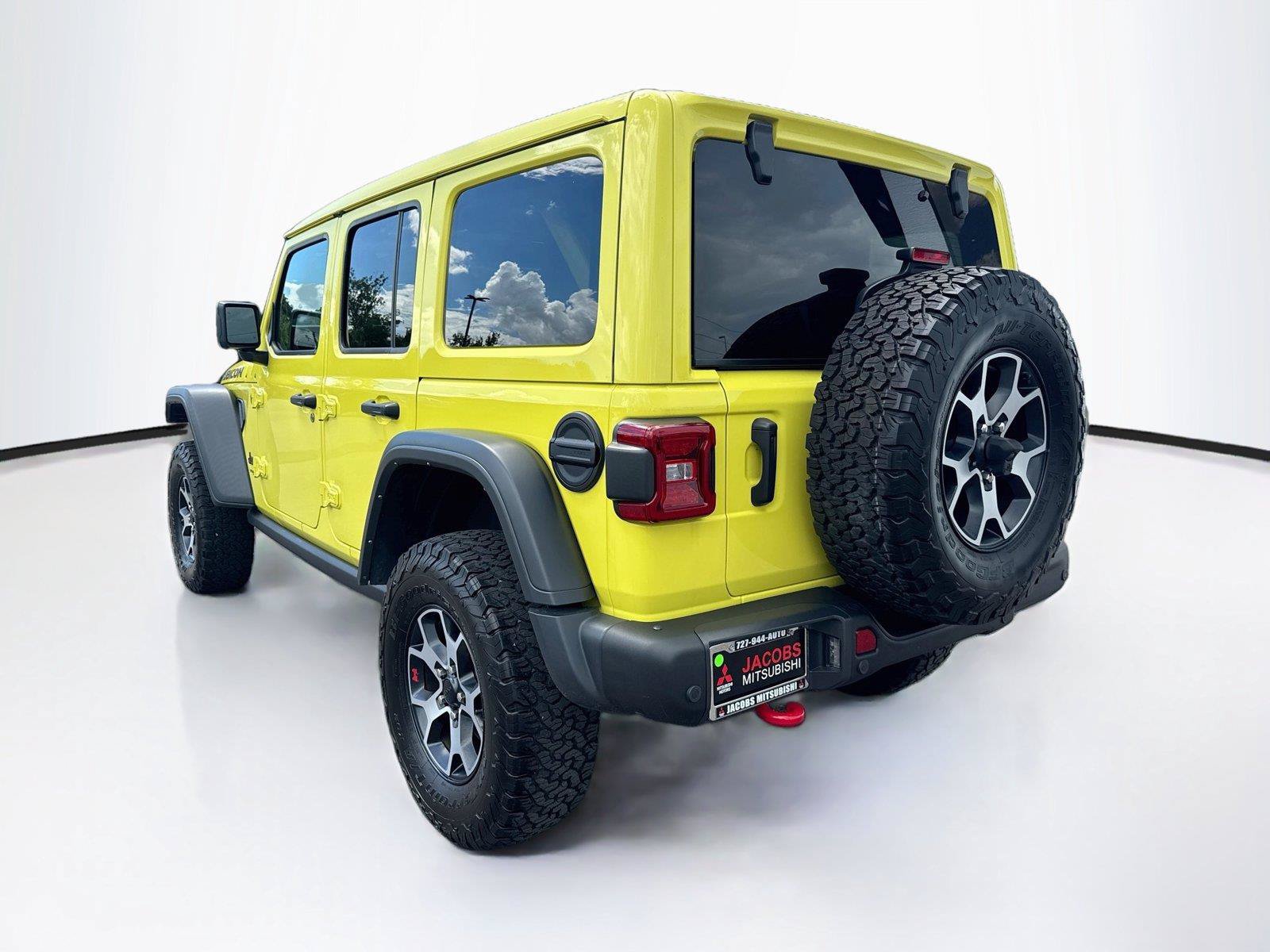 Used 2022 Jeep Wrangler Unlimited Rubicon w/ Steel Bumper Group AWD/4WD image 3