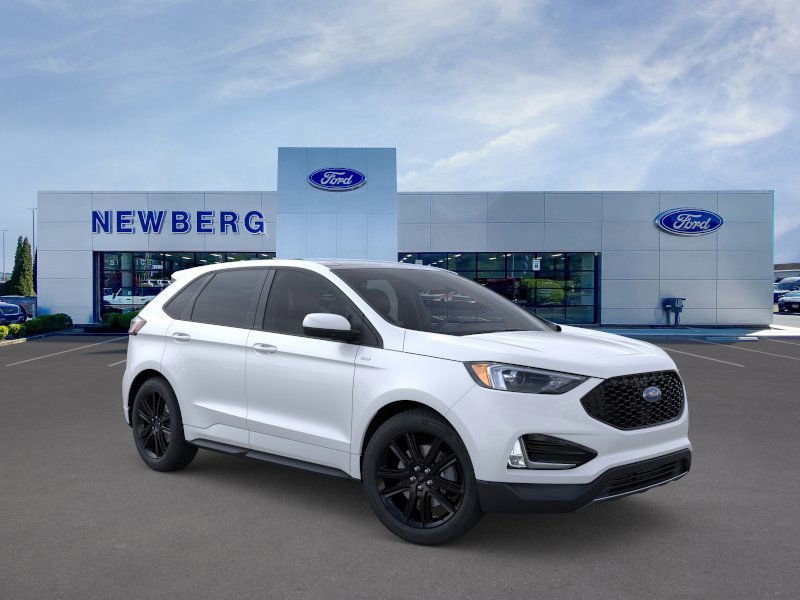New 2024 Ford Edge ST-Line w/ Class II Trailer Tow Package