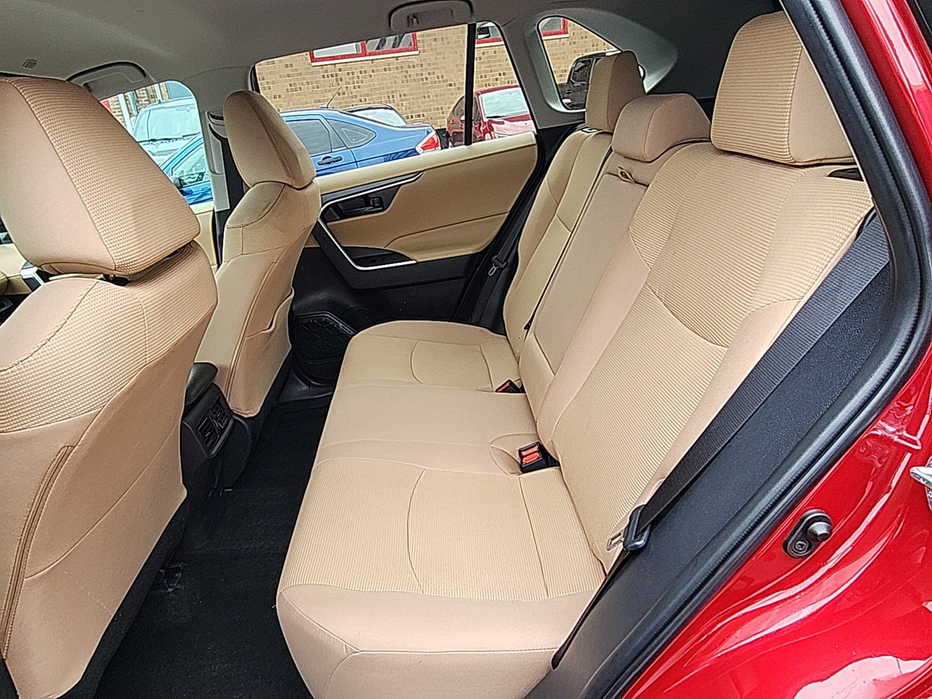 Certified 2025 Toyota RAV4 LE FWD image 23