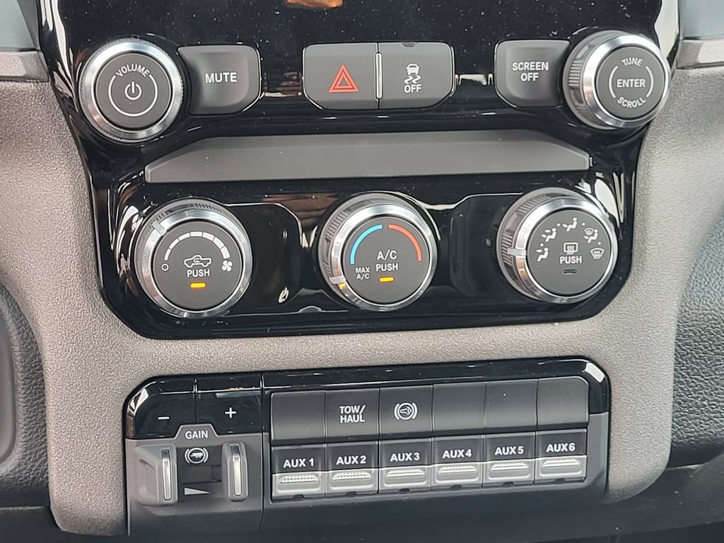 New 2026 RAM 2500 Tradesman w/ Bed Convenience Group AWD/4WD image 21
