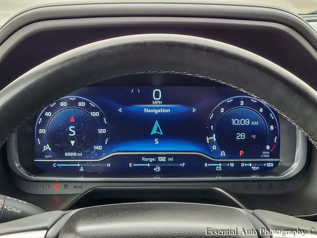 Used 2023 Chevrolet Suburban Premier image 16