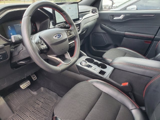 Used 2024 Ford Escape ST-Line w/ Tech Pack #1 AWD/4WD image 10
