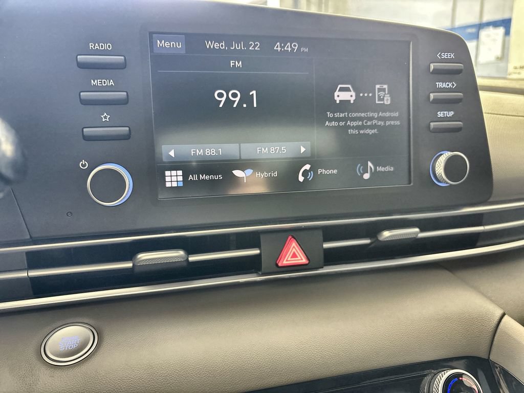 Certified 2025 Hyundai Elantra Hybrid FWD image 12