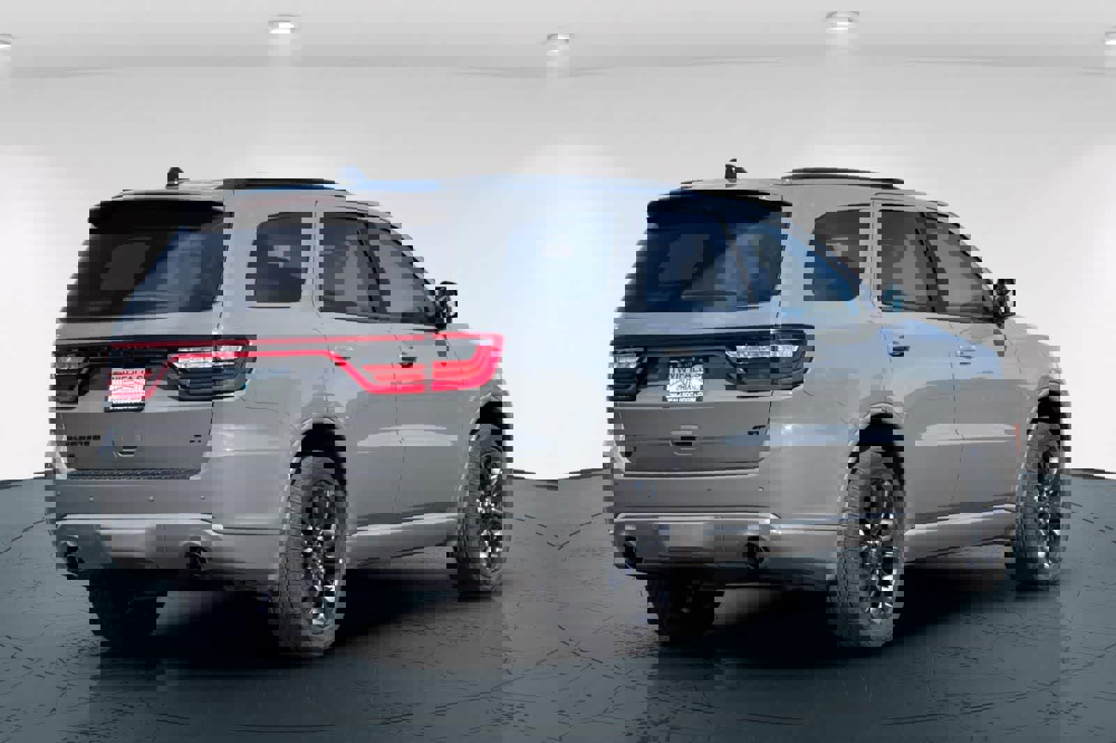 Used 2024 Dodge Durango GT w/ Blacktop Package image 2