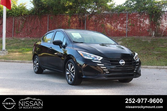 Used 2025 Nissan Versa SV FWD image 1
