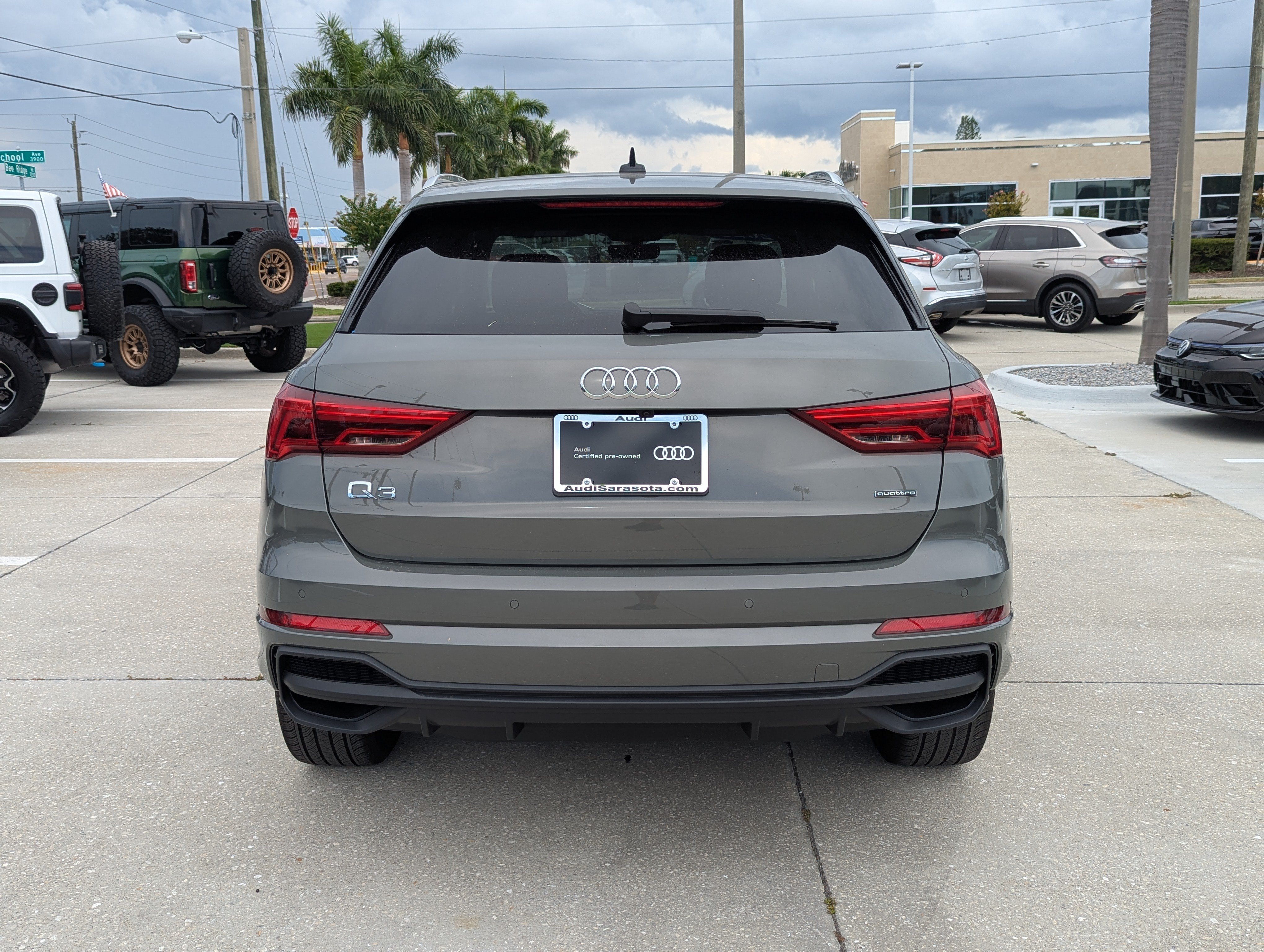 Used 2023 Audi Q3 2.0T Premium Plus w/ Premium Plus Package AWD/4WD image 4