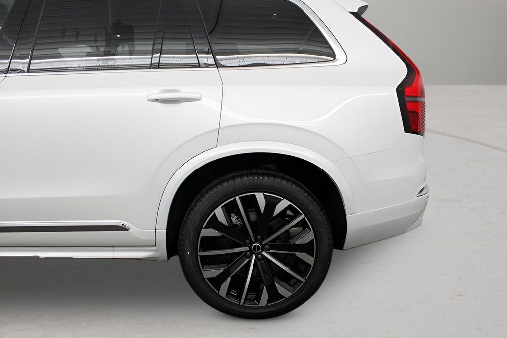 New 2026 Volvo XC90 B5 Core w/ Protection Package Premier image 14