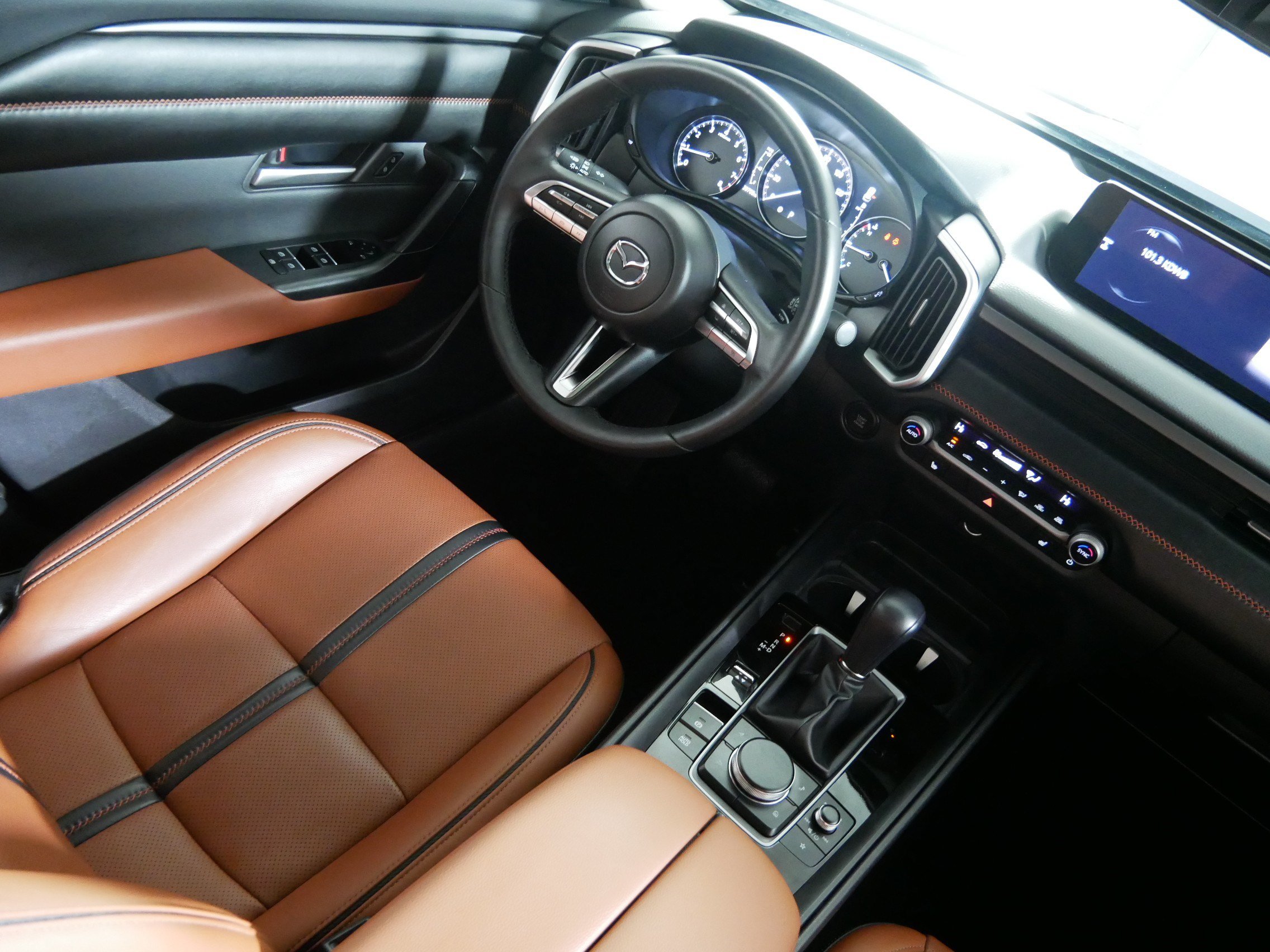 Used 2024 MAZDA CX-50 Meridian Edition w/ Weather Package AWD/4WD image 9