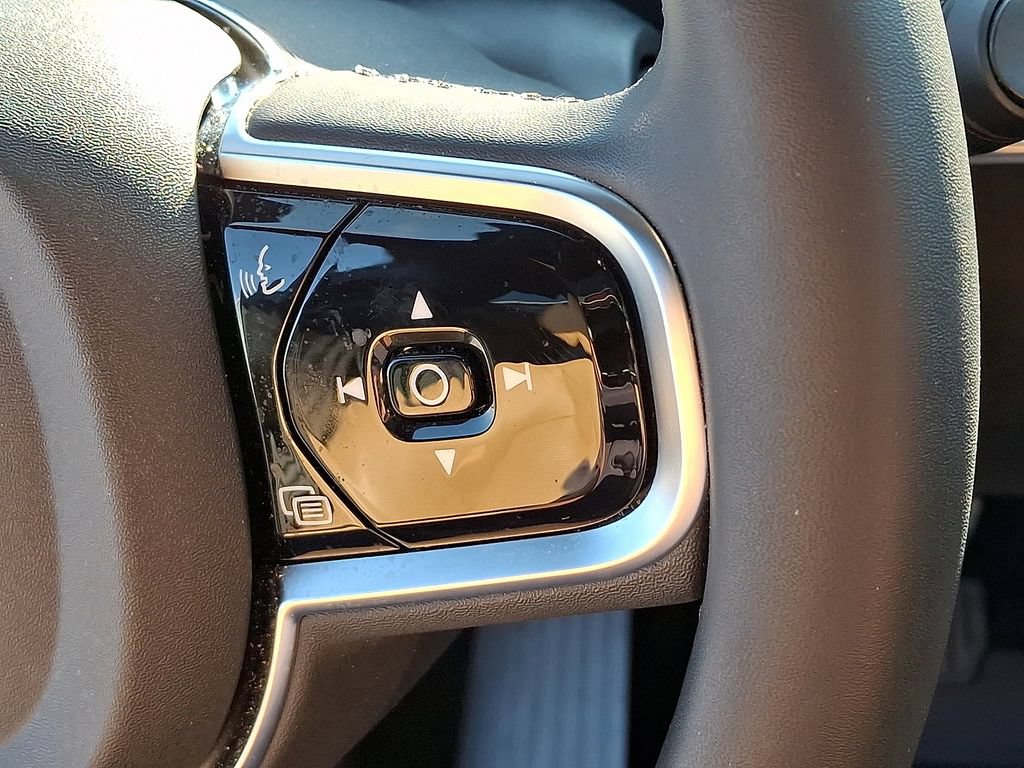 Certified 2025 Volvo XC90 T8 Ultra w/ Protection Package Premier AWD/4WD image 24