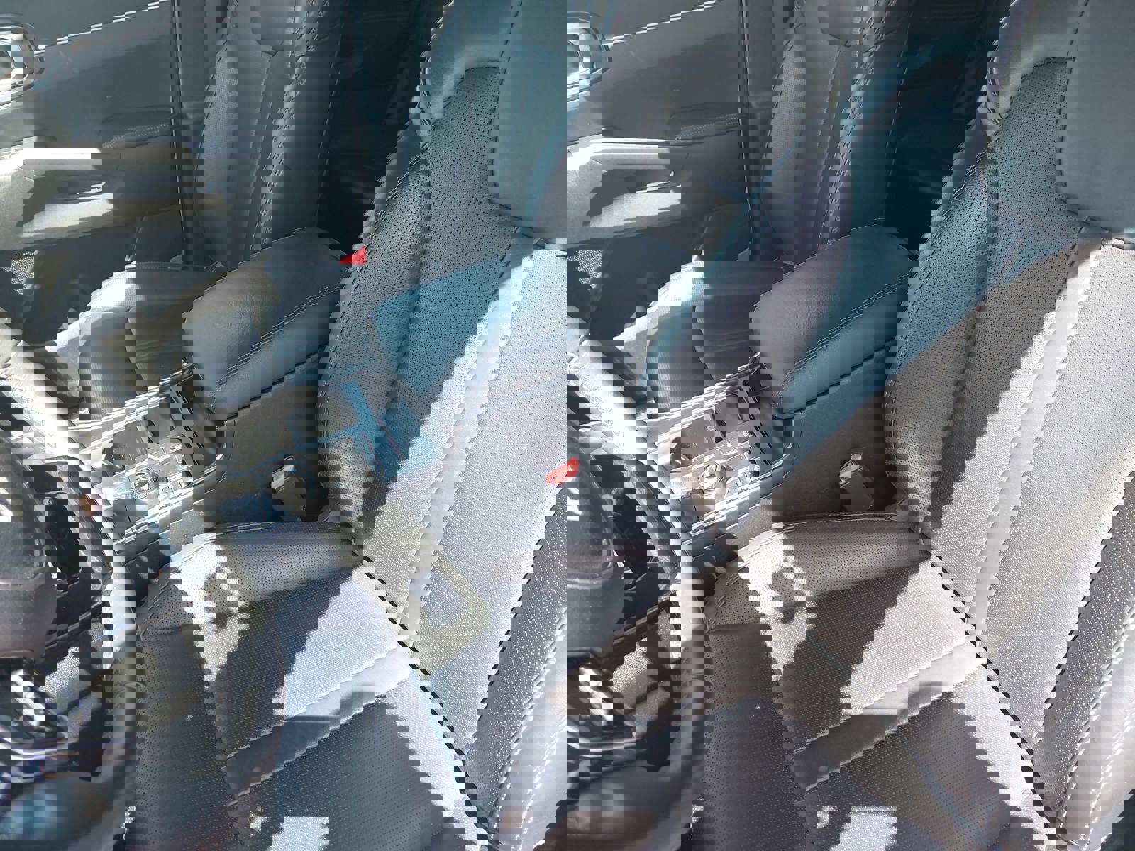 Used 2024 Kia Sorento S image 17