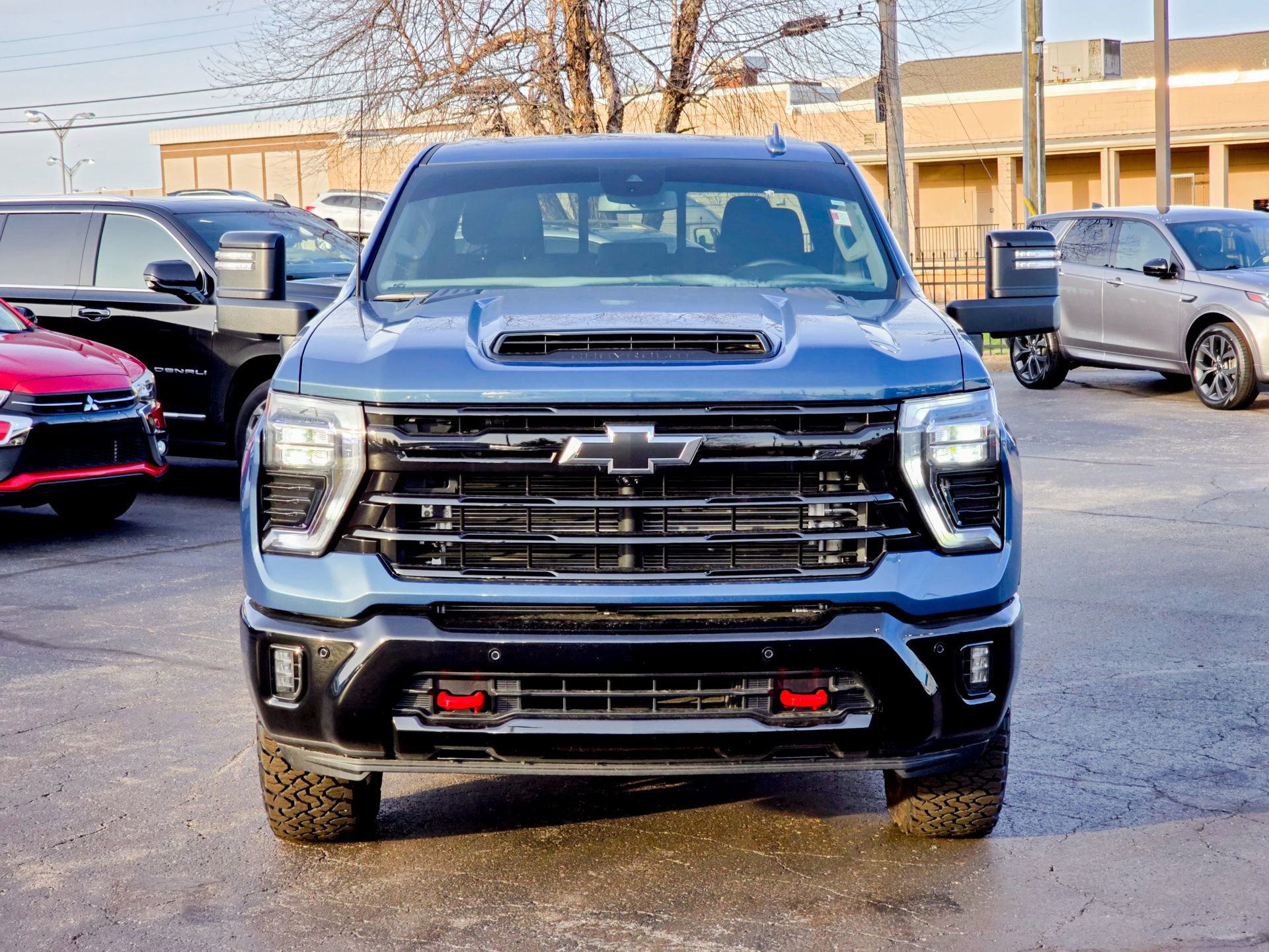 Used 2025 Chevrolet Silverado 2500 LTZ w/ LTZ Plus Package image 8