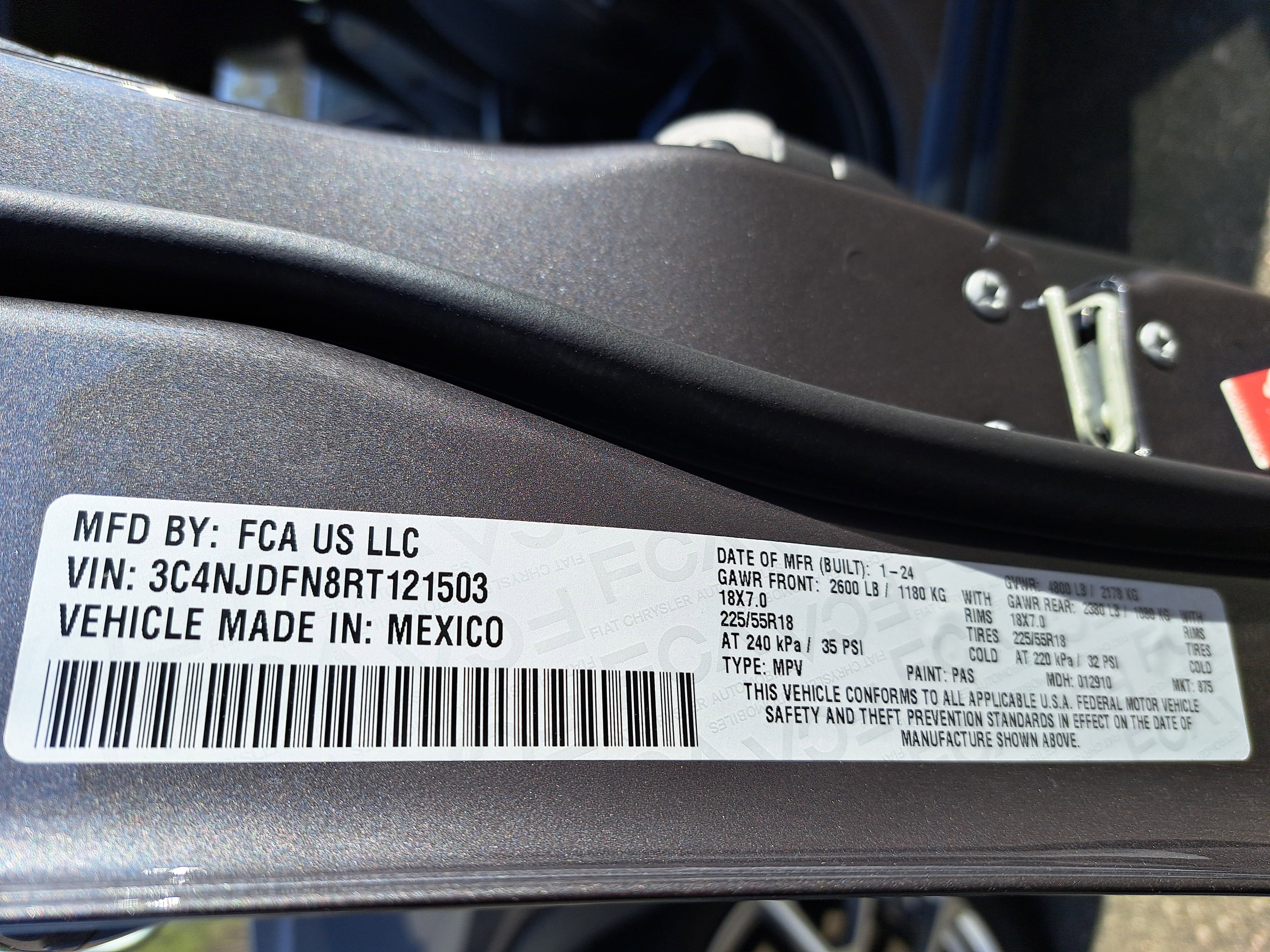 Used 2024 Jeep Compass Latitude image 33