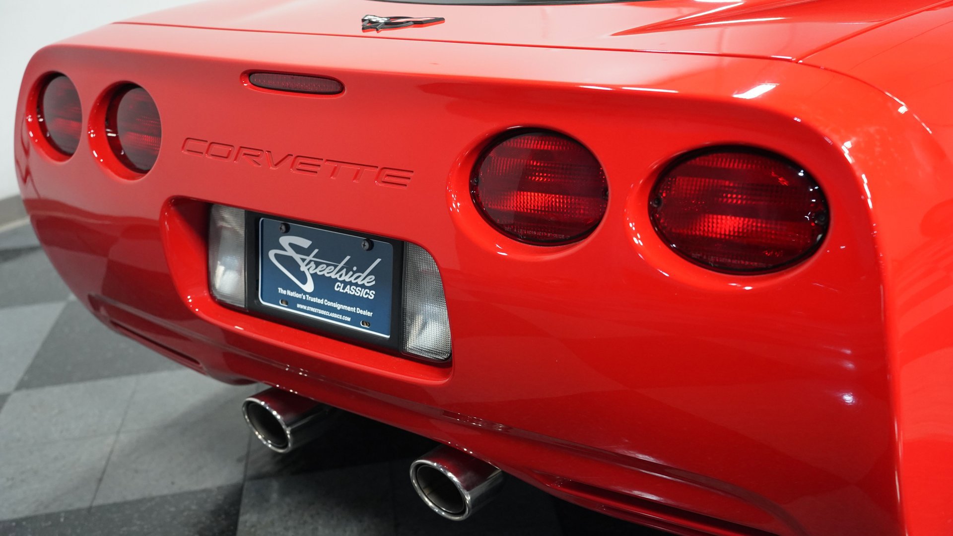 Used 1997 Chevrolet Corvette Coupe w/ Memory Pkg image 23