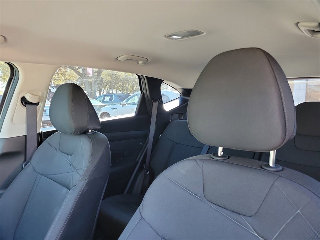 Used 2025 Hyundai Tucson SE image 18